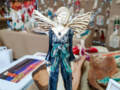 Figurka anioła Lily - granat
 -  35 x 15 cm figurka dekoracyjna