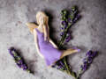 Figurka anioła Matilda - lawenda -  15 cm figurka dekoracyjna