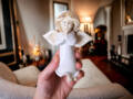 Figurka anioła Adam - wisząca biała -  13 cm figurka dekoracyjna