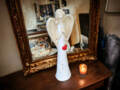Figurka anioła z sercem -  35 x 15 cm figurka dekoracyjna