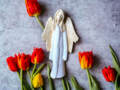 Figurka anioła Julia - biała -  27 x 14 cm figurka dekoracyjna