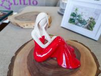 Figurka anioł Emily Rozmarzona - czerwona -  22 x 9 cm