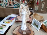 Figurka anioła Gabriel - biała -  40 x 18 cm