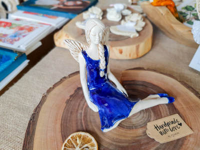Figurka anioła Matilda - granat -  15 cm figurka dekoracyjna
