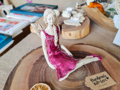 Figurka anioła 969 - Jasny fiolet -  15 cm figurka dekoracyjna