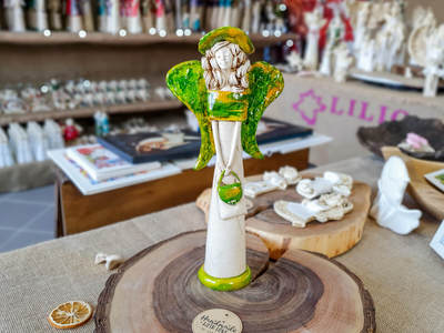 Figurka anioła Coco - jasna zieleń -  30 x 14 cm figurka dekoracyjna