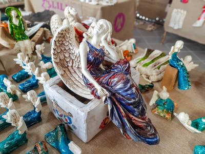 Figurka anioła od Św. Rity - granat brąz -  47 x 25 cm figurka dekoracyjna