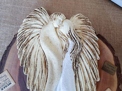Figurka zakochanych aniołów - wiszące biało beżowe -  35 x 21 cm figurka dekoracyjna