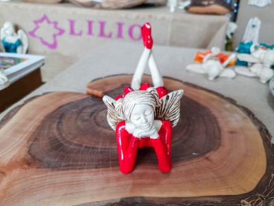 Figurka anioła Dixie - czerwona -  15 cm figurka dekoracyjna