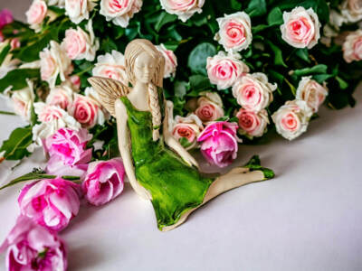 Figurka anioła Matilda - zielona -  15 cm figurka dekoracyjna