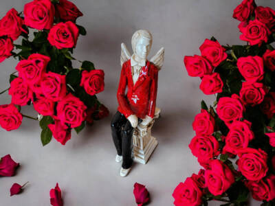 Figurka Pan Młody - czerwony -  20 x 9 cm figurka dekoracyjna