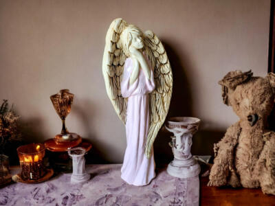Figurka anioła Gabriel - różowa -  40 x 18 cm figurka dekoracyjna