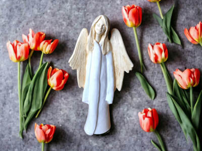 Figurka anioła Julia - biała -  27 x 14 cm figurka dekoracyjna