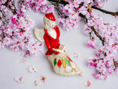 Figurka  anioła Loretta - czerwona -  15 cm figurka dekoracyjna