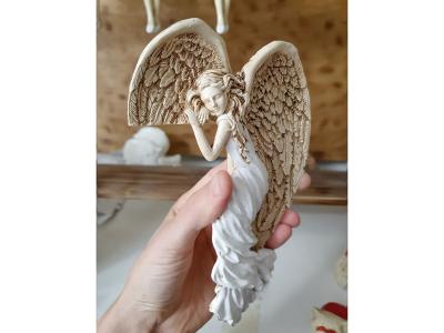 Anioł Andrea - biały prawy -  19 x 11 cm figurka dekoracyjna