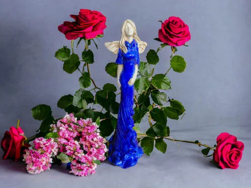 Figurka anioła Margaret - chabrowy -  32 cm figurka dekoracyjna