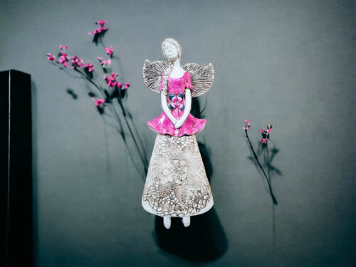 Figurka anioła Abigail - szary -  30 x 14 cm figurka dekoracyjna