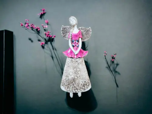 Figurka anioła Abigail - szary -  30 x 14 cm figurka dekoracyjna