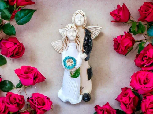 Figurka anioła Allen & Alice - biało czarne -  25 x 14 cm figurka dekoracyjna