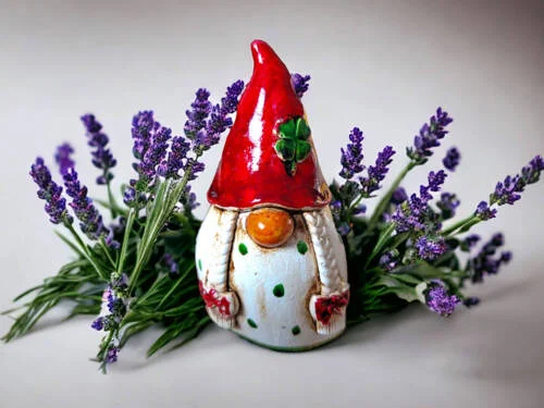 Figurka Skrzat Grzybek - czerwony beżowy -  figurka dekoracyjna 5 x 5 cm