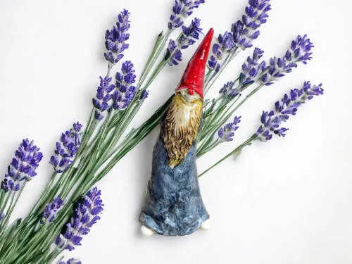 Figurka Skrzat Dobra Rada - czerwony szary -  18 x 7 cm figurka dekoracyjna