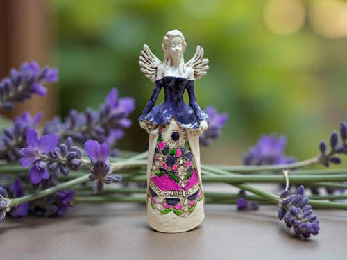 Figurka anioła Anna - szary fiolet -  35 x 15 cm figurka dekoracyjna