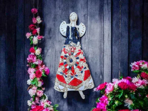 Anioł Heather - granat biały czerwony -  35 x 15 cm figurka dekoracyjna