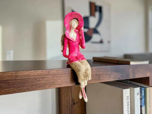 Figurka anioła Megan - ciemny róż -  20 x 9 cm figurka dekoracyjna
