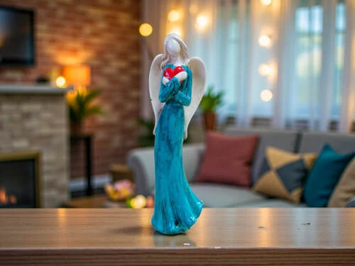 Figurka Aniołka Ayla z sercem - turkus -  15 x 7.5 cm figurka dekoracyjna