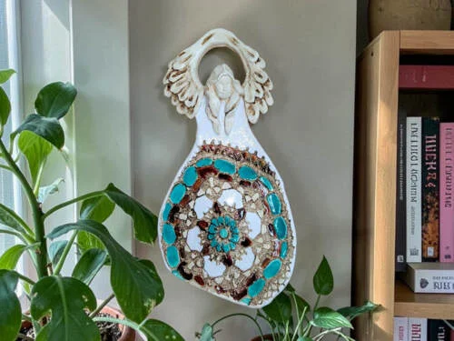 Figurka anioła obfitości - biały turkus -  31 x 16 cm figurka dekoracyjna