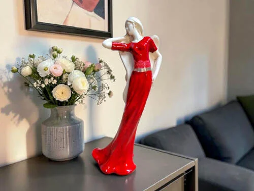 Figurka anioła Sophia - czerwona -  35 x 15 cm figurka dekoracyjna
