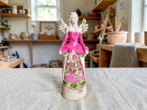 Figurka anioła Anna - różowa -  35 x 15 cm figurka dekoracyjna
