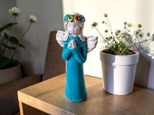 Figurka anioła Eva - turkusowa -  15 cm figurka dekoracyjna