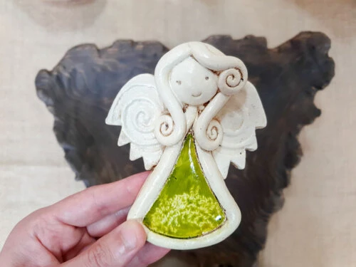 Figurka aniołka 1474 - zielona -  10 x 7 cm figurka dekoracyjna