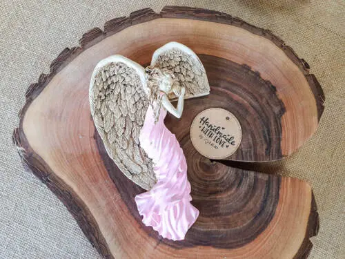 Anioł Andrea - różowy lewy -  19 x 11 cm figurka dekoracyjna