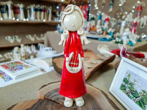 Figurka anioła Szarpidruta - czerwona -  27 x 8 cm figurka dekoracyjna