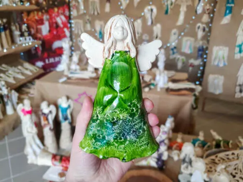 Figurka anioła Monica Art - zielona -  18 x 10 cm figurka dekoracyjna