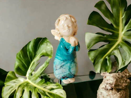Figurka anioła Marcela - turkus -  15 x 7.5 cm figurka dekoracyjna