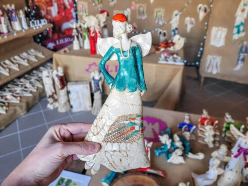 Figurka anioła Margot - turkus -  30 x 17 cm figurka dekoracyjna