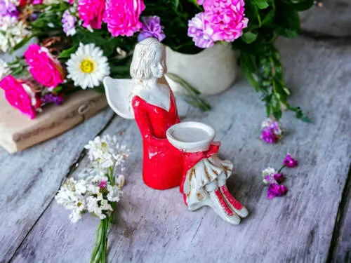 Figurka anioła Marion - czerwona -  15 cm figurka dekoracyjna
