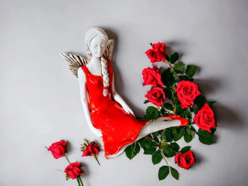 Figurka anioła Matilda - czerwona -  15 cm figurka dekoracyjna