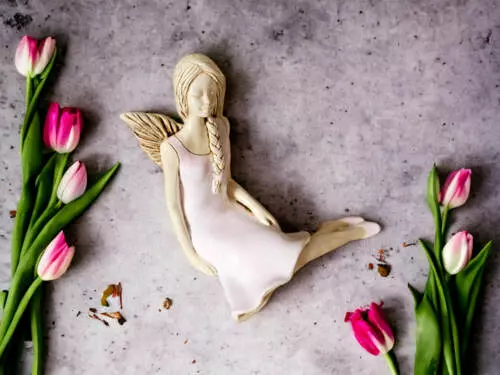 Figurka anioła Matilda - różowa -  15 cm figurka dekoracyjna