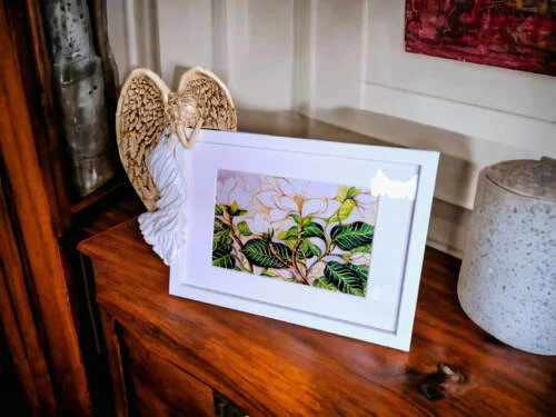 Anioł Andrea + Ramka Prosta - biała Lewy -  19 x 11 cm figurka dekoracyjna