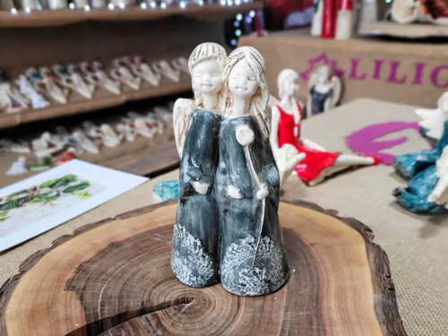 Figurka aniołów Apple & Ella Art - szary cały -  18 x 10 cm figurka dekoracyjna