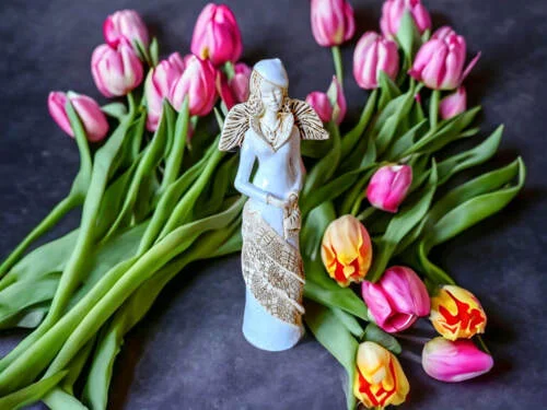 Figurka anioła Charlotte - biała -  32 x 15 cm figurka dekoracyjna