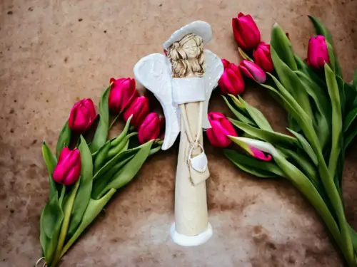 Figurka anioła Coco - biała -  30 x 14 cm figurka dekoracyjna