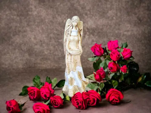 Figurka anioła Genesis - stojąca biała -  57 x 22 cm figurka dekoracyjna