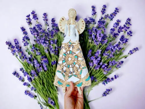 Figurka anioła Heather - biały szary turkus
 -  35 x 15 cm figurka dekoracyjna