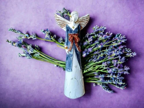 Figurka anioła Liliy - szara z brązem -  35 x 15 cm figurka dekoracyjna