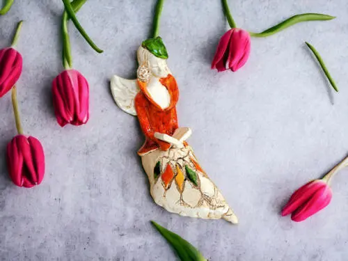 Figurka  anioła Loretta - pomarańcz -  15 cm figurka dekoracyjna